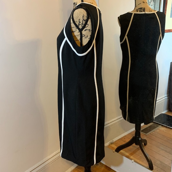 Kasper Women's Sleeveless Jewel Neck Stretch Crepe - Picture 3 of 8